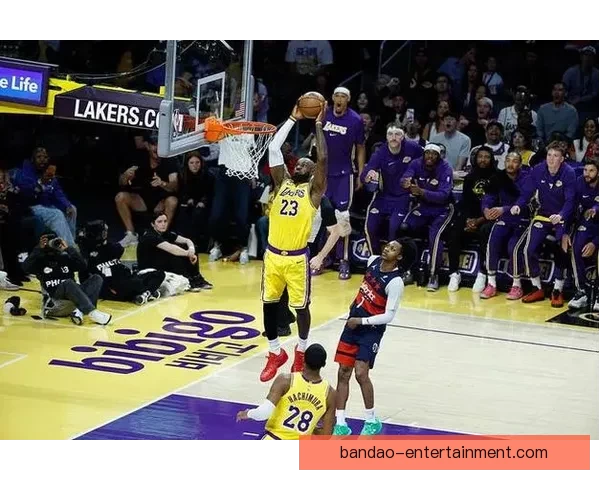 勒布朗三双领衔湖人轻取奇才三连胜里夫斯高效布朗尼首秀亮眼 勒布朗三双领衔湖人轻取奇才三连胜里夫斯高效布朗尼首秀亮眼